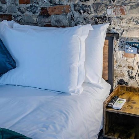 Aparotel Serviced Apartments - Stonehenge, Amesbury Town Centre エクステリア 写真